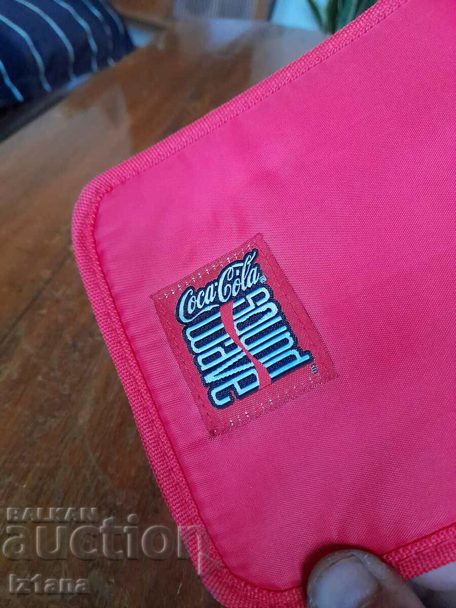 Carcasa veche de CD Coca Cola, Coca Cola cu preț 27.00 BGN | € 13.80