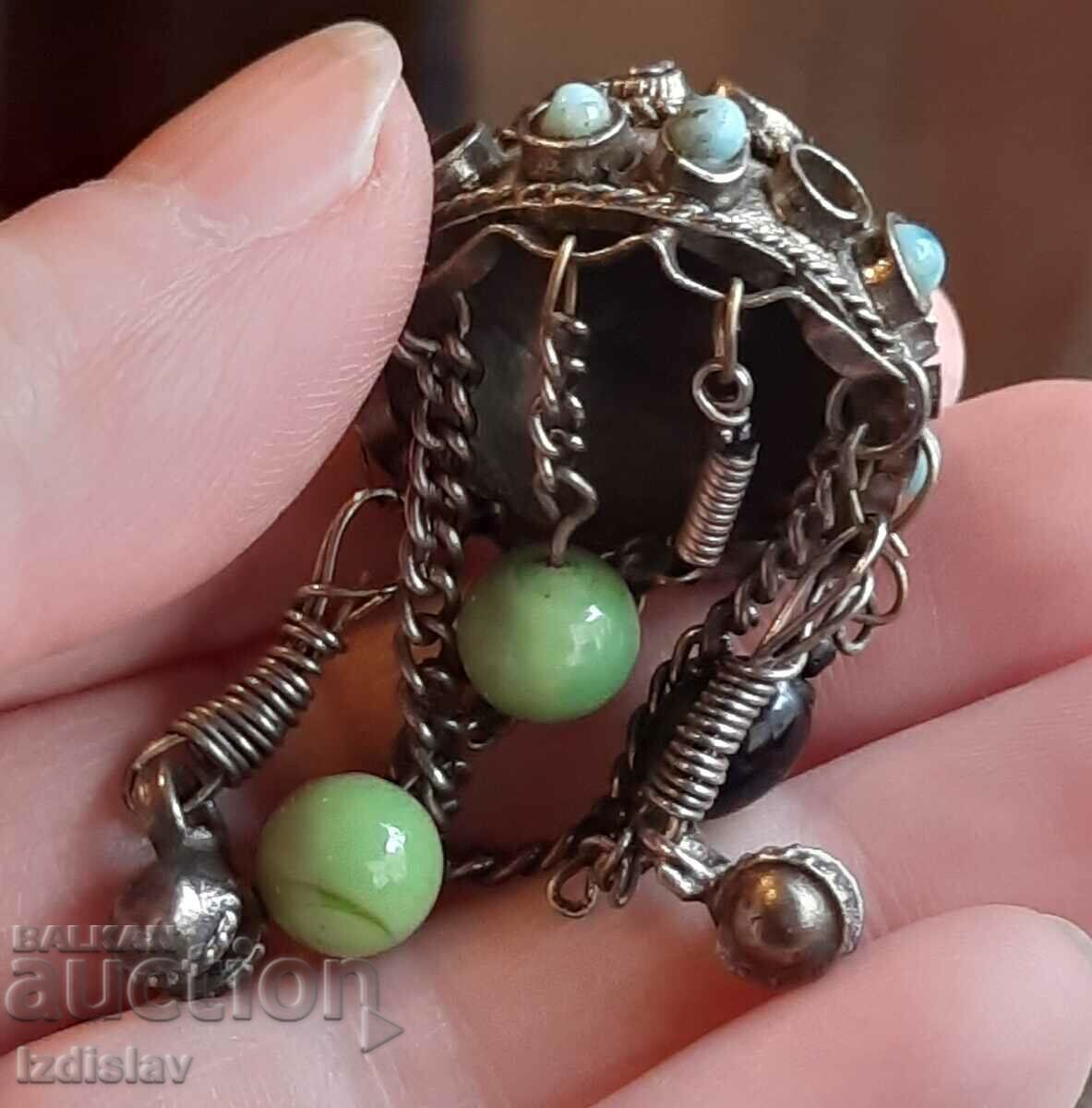 Auction Old pendant Auction Old pendant