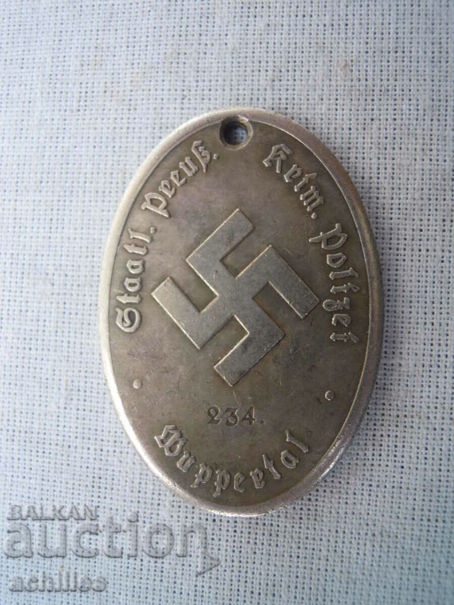 HITLER INSIGNIA MEDAL