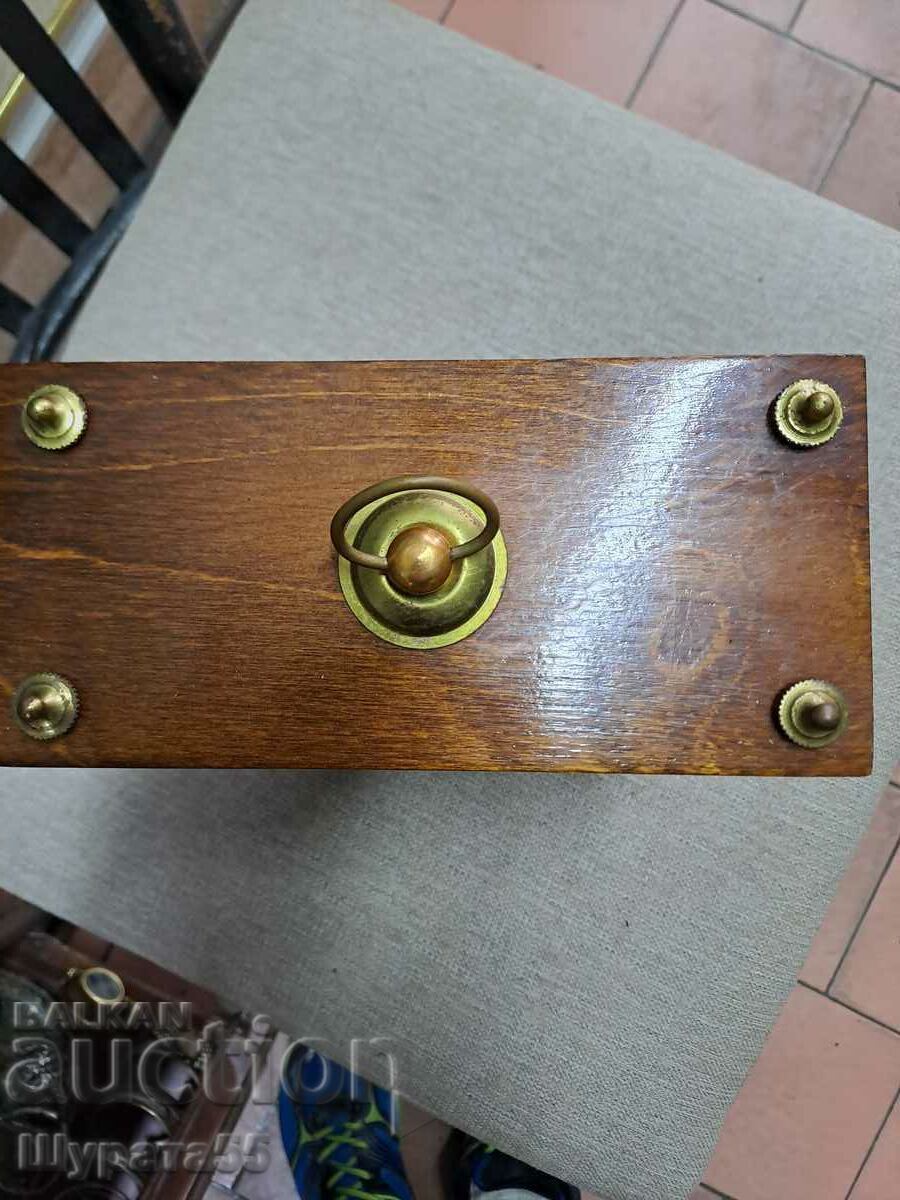 Desk clock VESNA 20 cm. /20 cm. BGN 100 with price 80.00 BGN | € 40.90 Desk clock VESNA 20 cm. /20 cm. BGN 100 with price 80.00 BGN | € 40.90