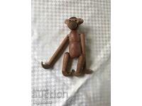 ФИГУРА ДЪРВО РАЗДВИЖНА МАЙМУНА КУКЛА ОТ БУК