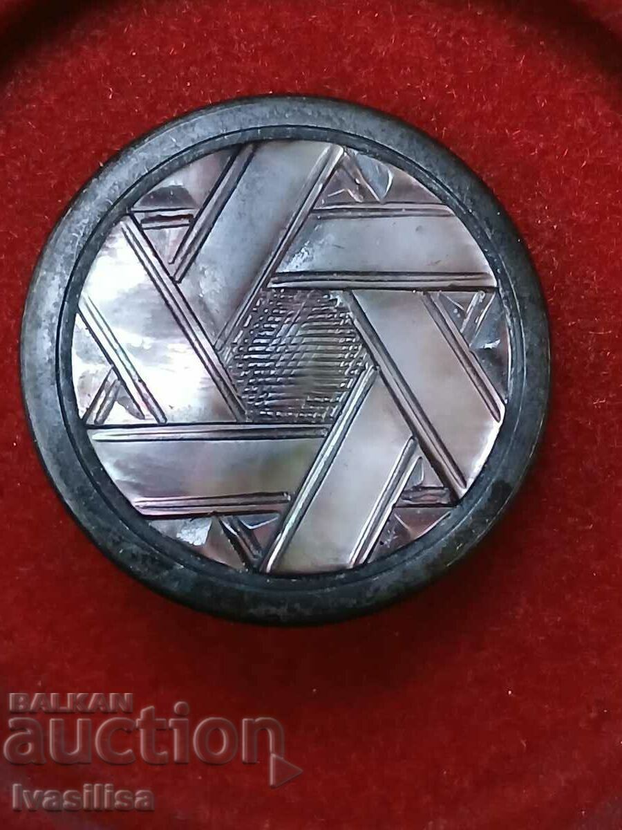 OLD PEARL BUTTON STAR OF DAVID