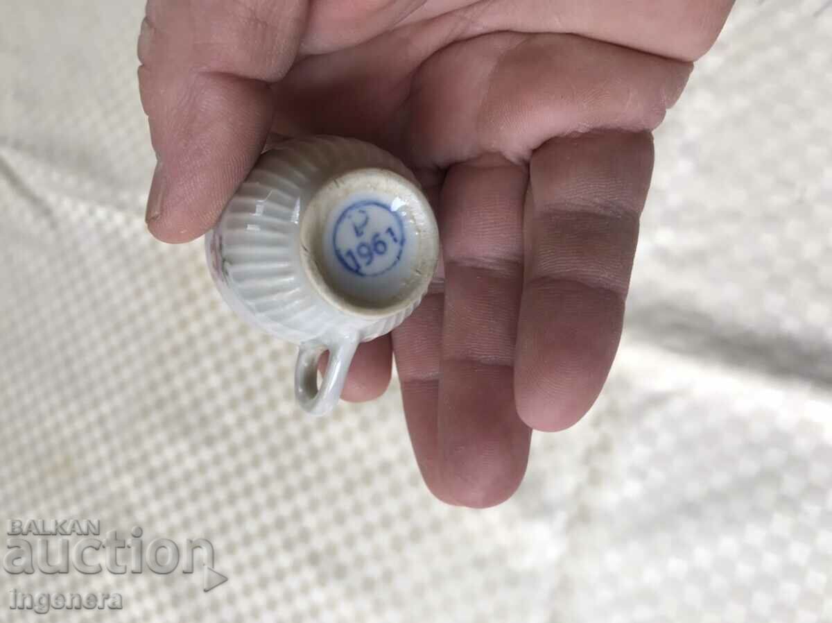 Delivery of PORCELAIN MINI ANTIQUE CONKANE CUP-1961 Delivery of PORCELAIN MINI ANTIQUE CONKANE CUP-1961