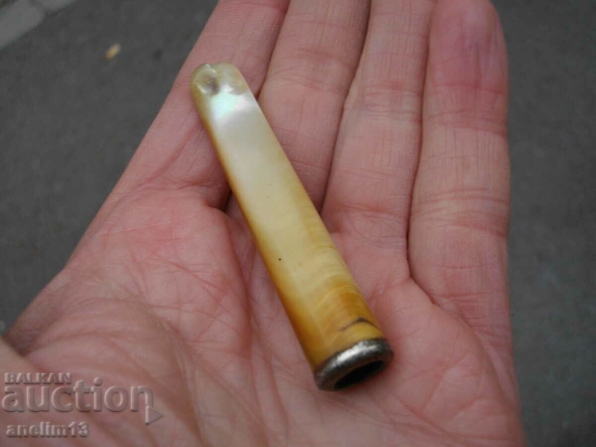 Auction OLD MOTHER OF PEARL CIGARETTE Auction OLD MOTHER OF PEARL CIGARETTE