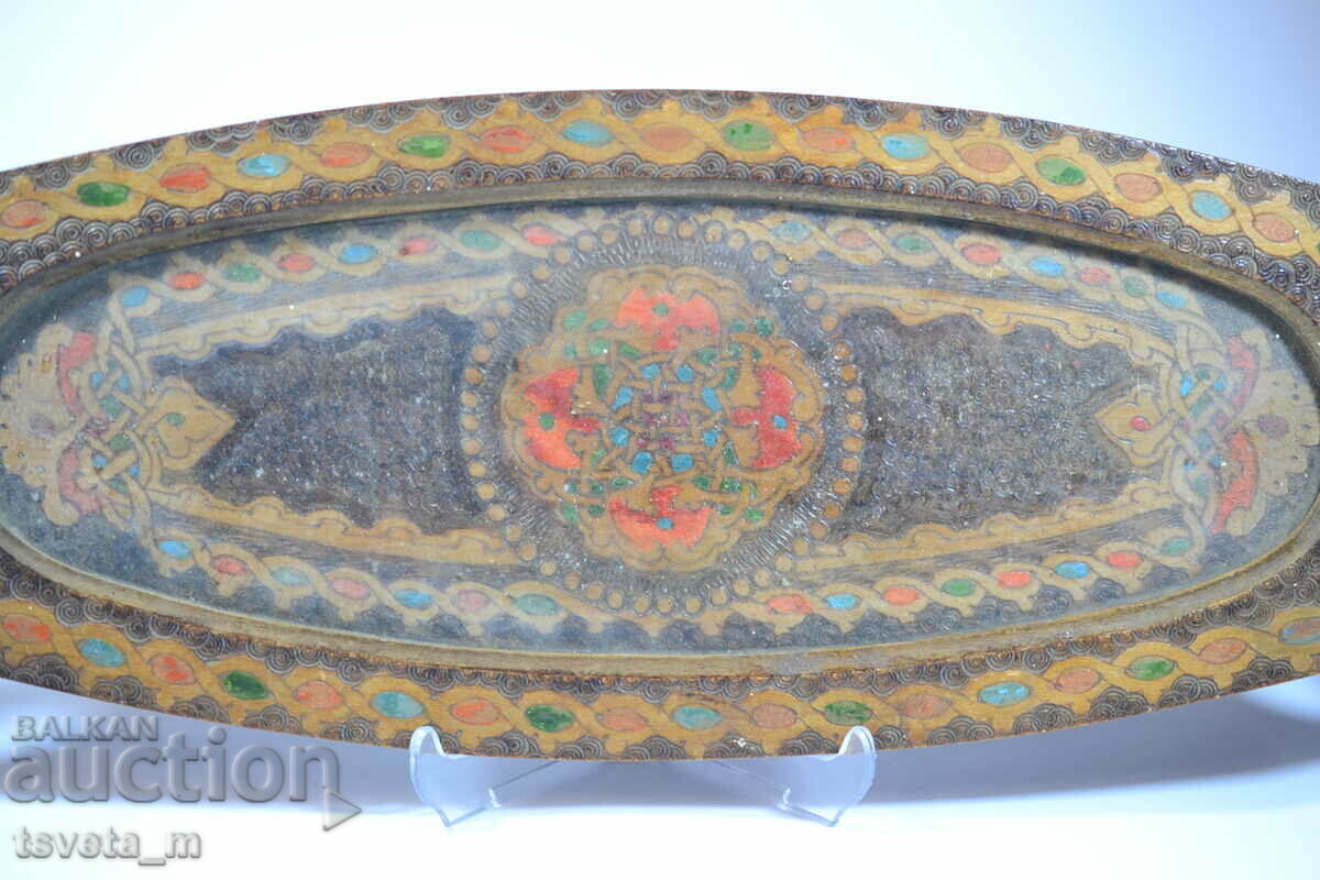 Tava din lemn, lucrata manual, pirografata si colorata cu preț € 10.00 | 19.56 BGN Tava din lemn, lucrata manual, pirografata si colorata cu preț € 10.00 | 19.56 BGN