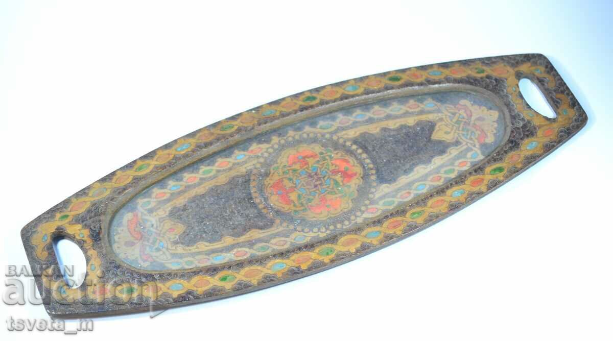Licitație Tava din lemn, lucrata manual, pirografata si colorata Licitație Tava din lemn, lucrata manual, pirografata si colorata
