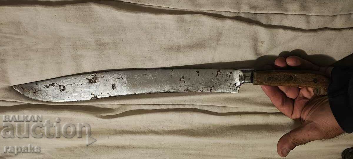 Un cuțit uriaș masiv. Mare și greu, kolak, sabie, macetă Un cuțit uriaș masiv. Mare și greu, kolak, sabie, macetă