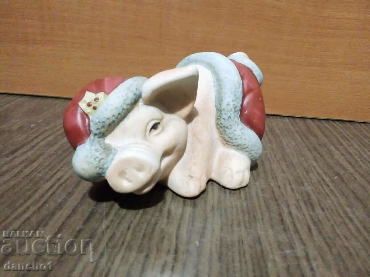 Porcelain pig with price € 3.00 | 5.87 BGN