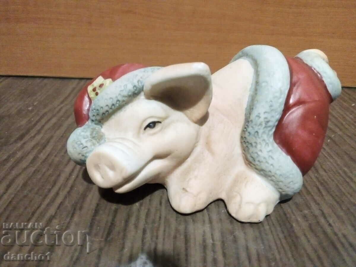 Delivery of Porcelain pig