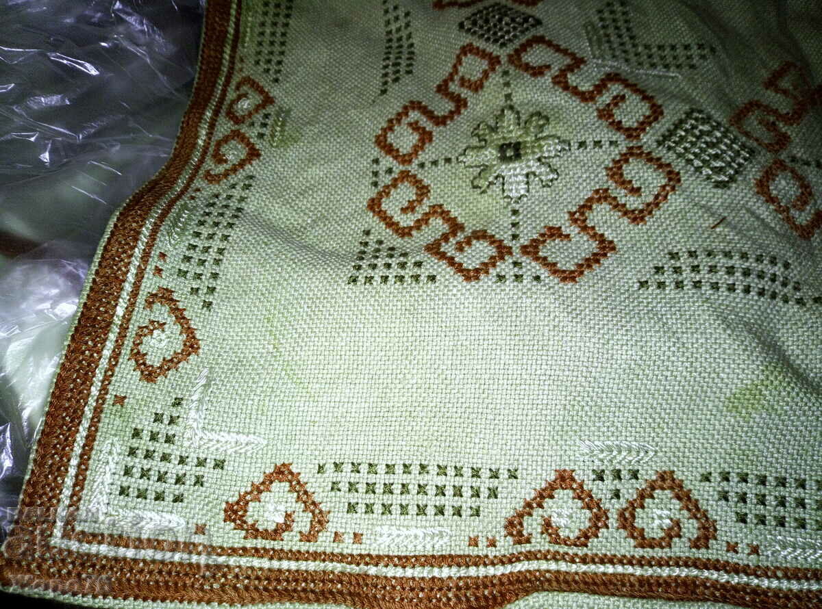 Auction ANTIQUE HAND EMBROIDERED BED COVER TOWEL Ethnographic EMBROIDERY Unique Auction ANTIQUE HAND EMBROIDERED BED COVER TOWEL Ethnographic EMBROIDERY Unique