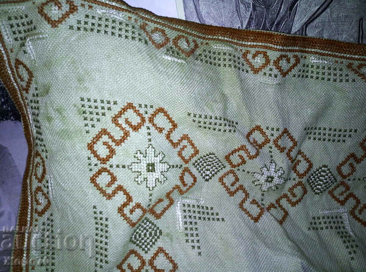 Delivery of ANTIQUE HAND EMBROIDERED BED COVER TOWEL Ethnographic EMBROIDERY Unique Delivery of ANTIQUE HAND EMBROIDERED BED COVER TOWEL Ethnographic EMBROIDERY Unique