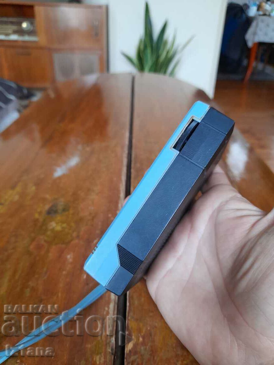 Auction Old radio, Philips D-1018 radio receiver Auction Old radio, Philips D-1018 radio receiver