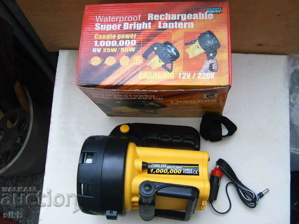 Акумулаторен фенер 1000000 свещи Акумулаторен фенер 1000000 свещи