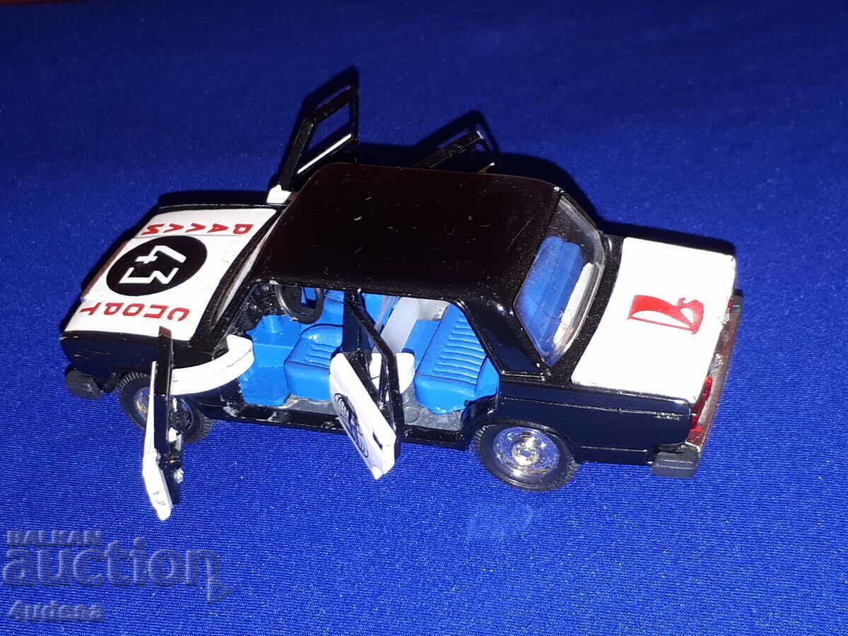 Model Lada VAZ 2107 Rally Sport 43 1:43 Made in USSR USSR - 5 Model Lada VAZ 2107 Rally Sport 43 1:43 Made in USSR USSR - 5