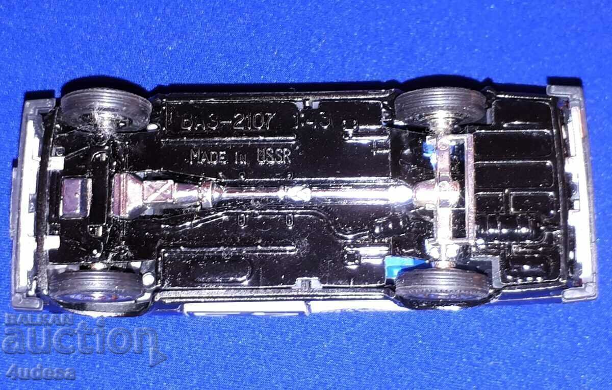 Model Lada VAZ 2107 Rally Sport 43 1:43 Made in USSR USSR - 7 Model Lada VAZ 2107 Rally Sport 43 1:43 Made in USSR USSR - 7