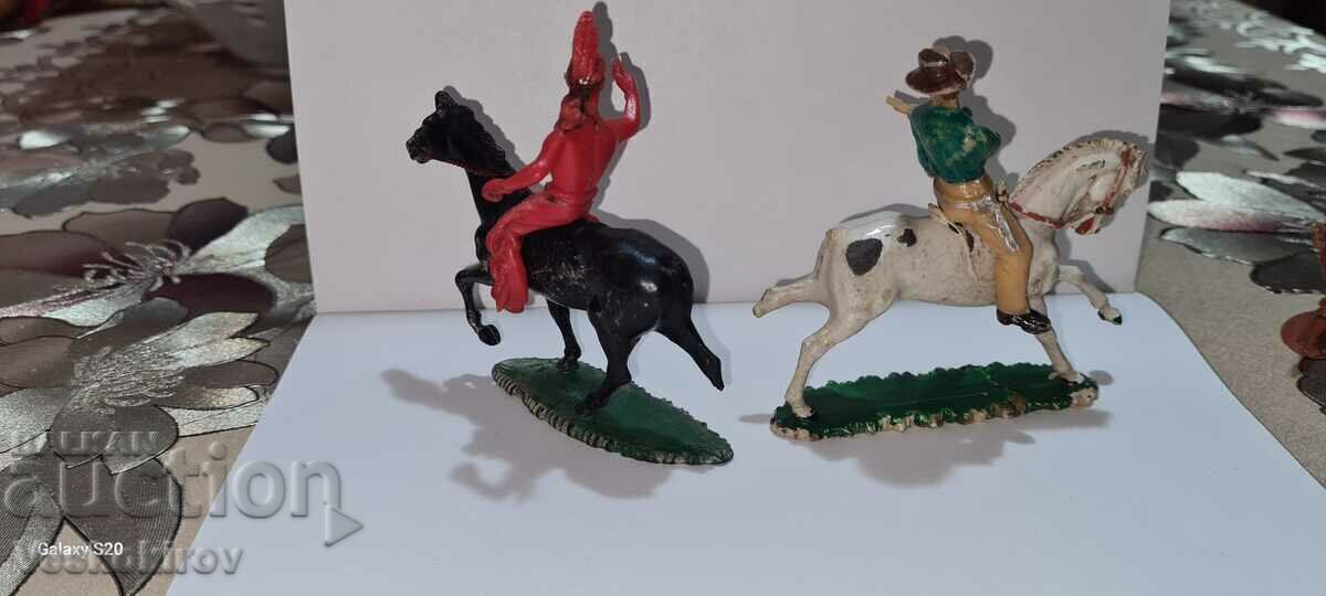 Old figurines of warriors, Indians, knights - 5 Old figurines of warriors, Indians, knights - 5