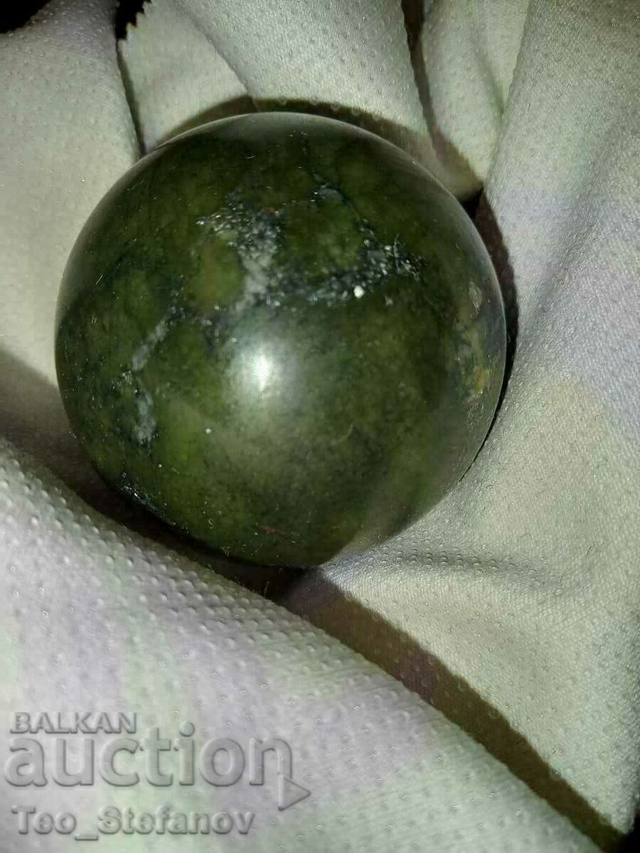 Παράδοση Σφαιρική μπάλα από σκούρο νεφρίτη