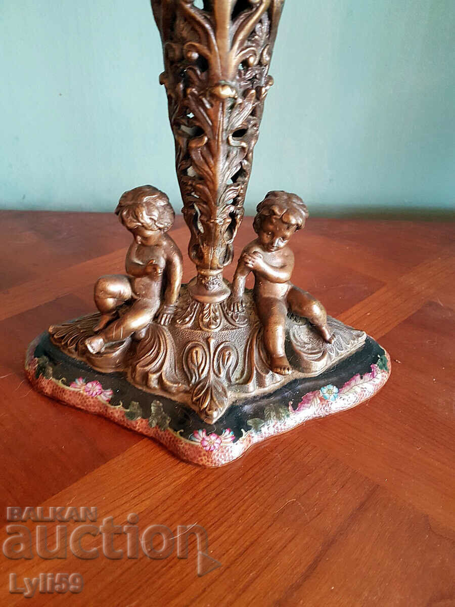 Wong Lee 1895 Porcelain vase with bronze decoration with price 590.00 BGN | € 301.66 Wong Lee 1895 Porcelain vase with bronze decoration with price 590.00 BGN | € 301.66