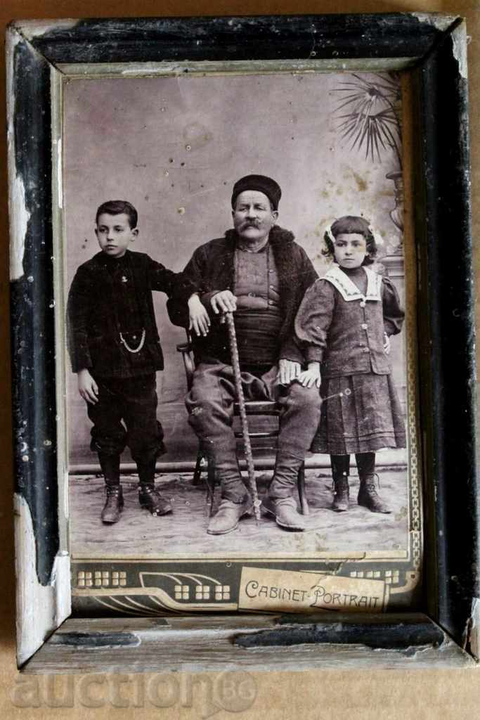 . СТАРА ВЪЗРОЖДЕНСКА ФОТОГРАФИЯ СНИМКА КАРТОН РАМКА . СТАРА ВЪЗРОЖДЕНСКА ФОТОГРАФИЯ СНИМКА КАРТОН РАМКА