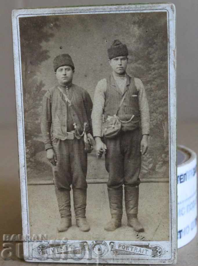 . 1898 CARDBOARD PHOTO OF BULGARIANS IN RUSSIA WEARING KALPAK POTURI . 1898 CARDBOARD PHOTO OF BULGARIANS IN RUSSIA WEARING KALPAK POTURI