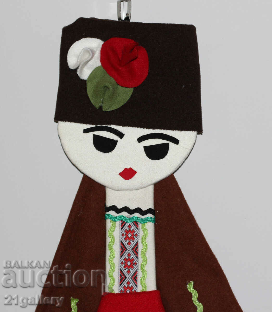 Delivery of 64 cm. Doll folk costume wool/textile wall decoration Delivery of 64 cm. Doll folk costume wool/textile wall decoration