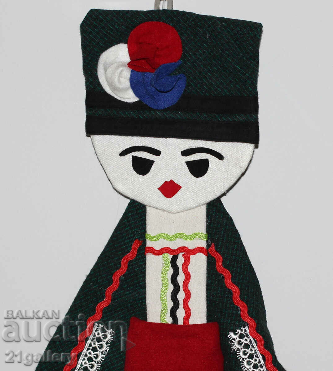 Delivery of 64 cm. Doll folk costume wool/textile wall decoration Delivery of 64 cm. Doll folk costume wool/textile wall decoration