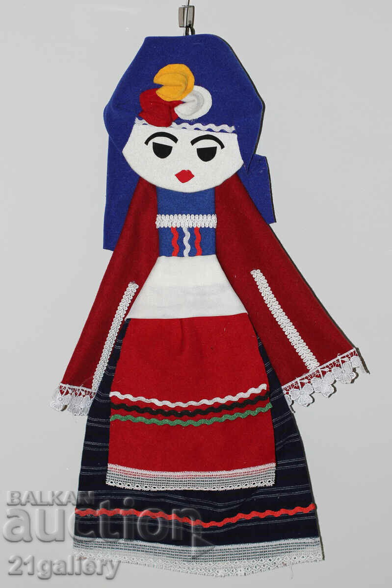 64 cm. Costum popular papusa decor de perete lana/textil cu preț 80.00 BGN | € 40.90 64 cm. Costum popular papusa decor de perete lana/textil cu preț 80.00 BGN | € 40.90