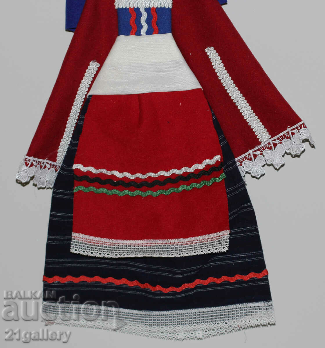 64 cm. Costum popular papusa decor de perete lana/textil - 6 64 cm. Costum popular papusa decor de perete lana/textil - 6