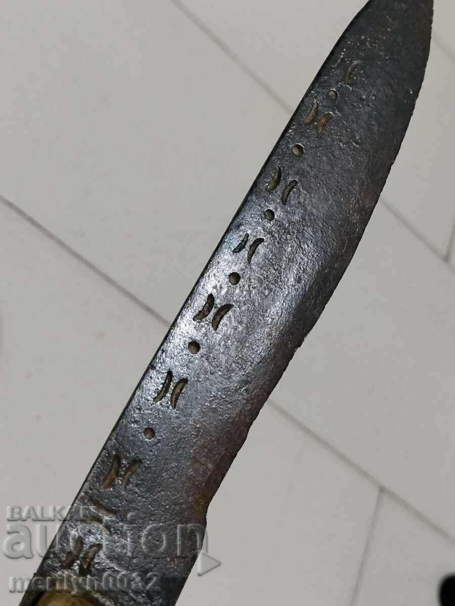 Delivery of Old butcher's knife with buffalo horn blades Delivery of Old butcher's knife with buffalo horn blades