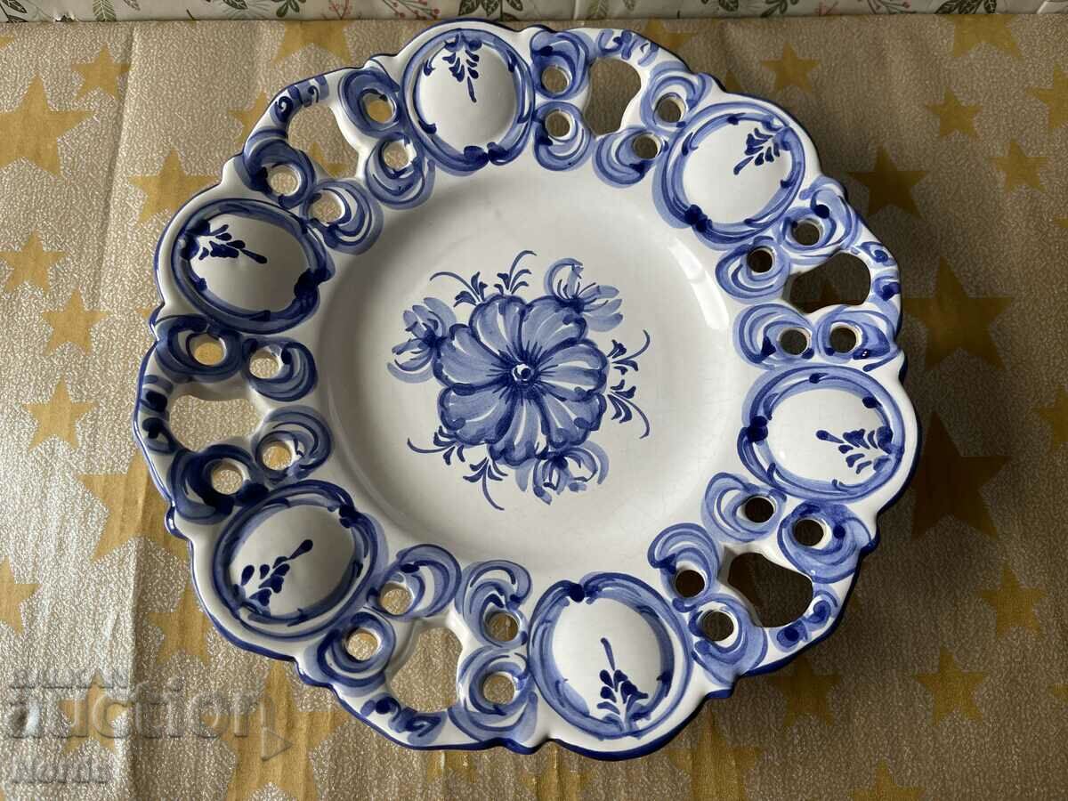 Beautiful plate / fruit bowl