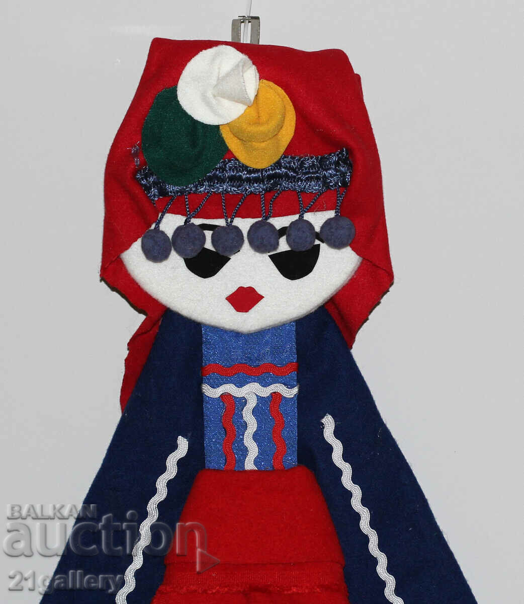 Delivery of 64 cm. Doll folk costume wool/textile wall decoration Delivery of 64 cm. Doll folk costume wool/textile wall decoration