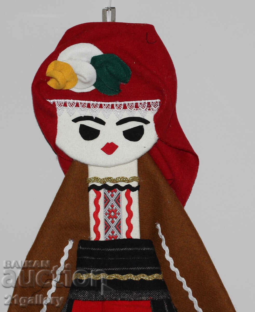 Delivery of 64 cm. Doll folk costume wool/textile wall decoration Delivery of 64 cm. Doll folk costume wool/textile wall decoration