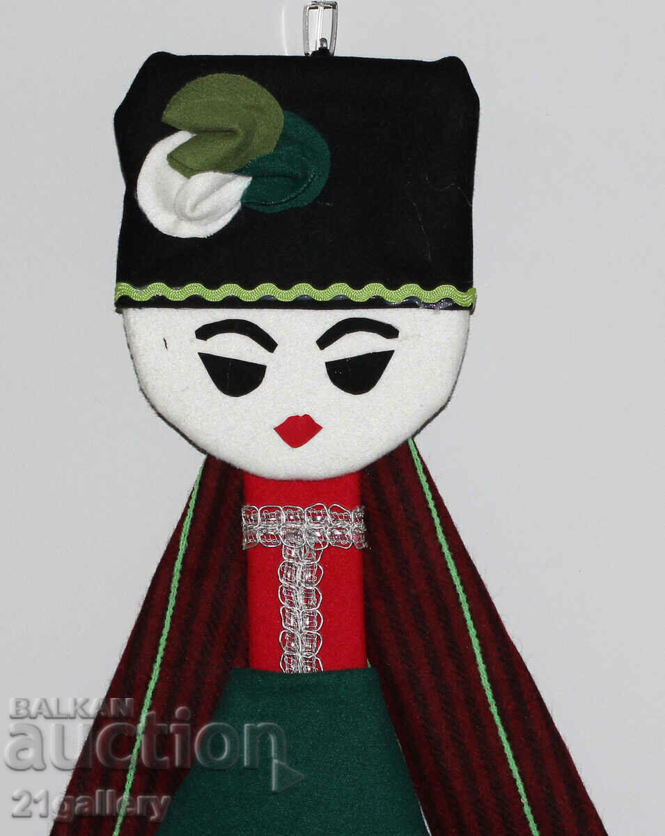 Delivery of 64 cm. Doll folk costume wool/textile wall decoration Delivery of 64 cm. Doll folk costume wool/textile wall decoration