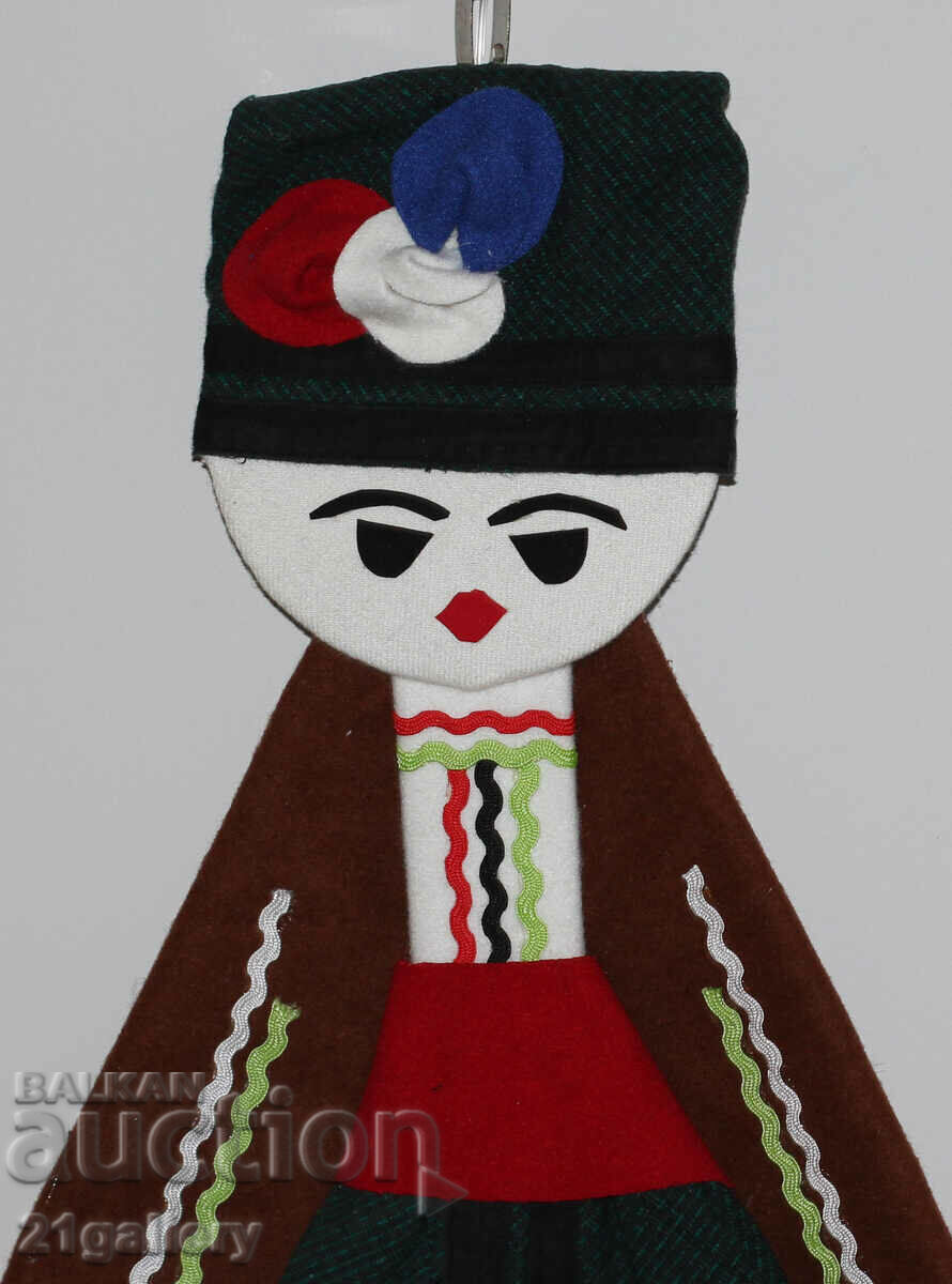 Delivery of 64 cm. Doll folk costume wool/textile wall decoration Delivery of 64 cm. Doll folk costume wool/textile wall decoration