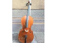 Violoncel de epocă