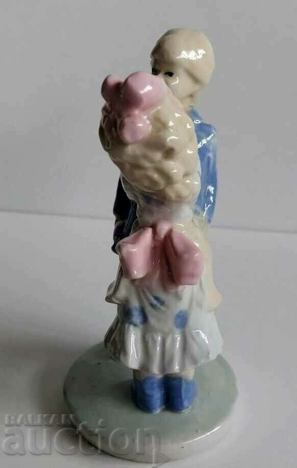 Auction  .PERFECT PORCELAIN FIGURE STATUETTE MALE FEMALE