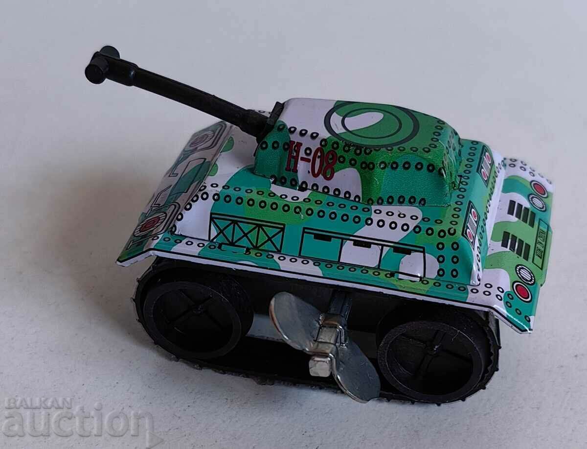 . SOC CHINESE MECHANIC KEY TANK TOY