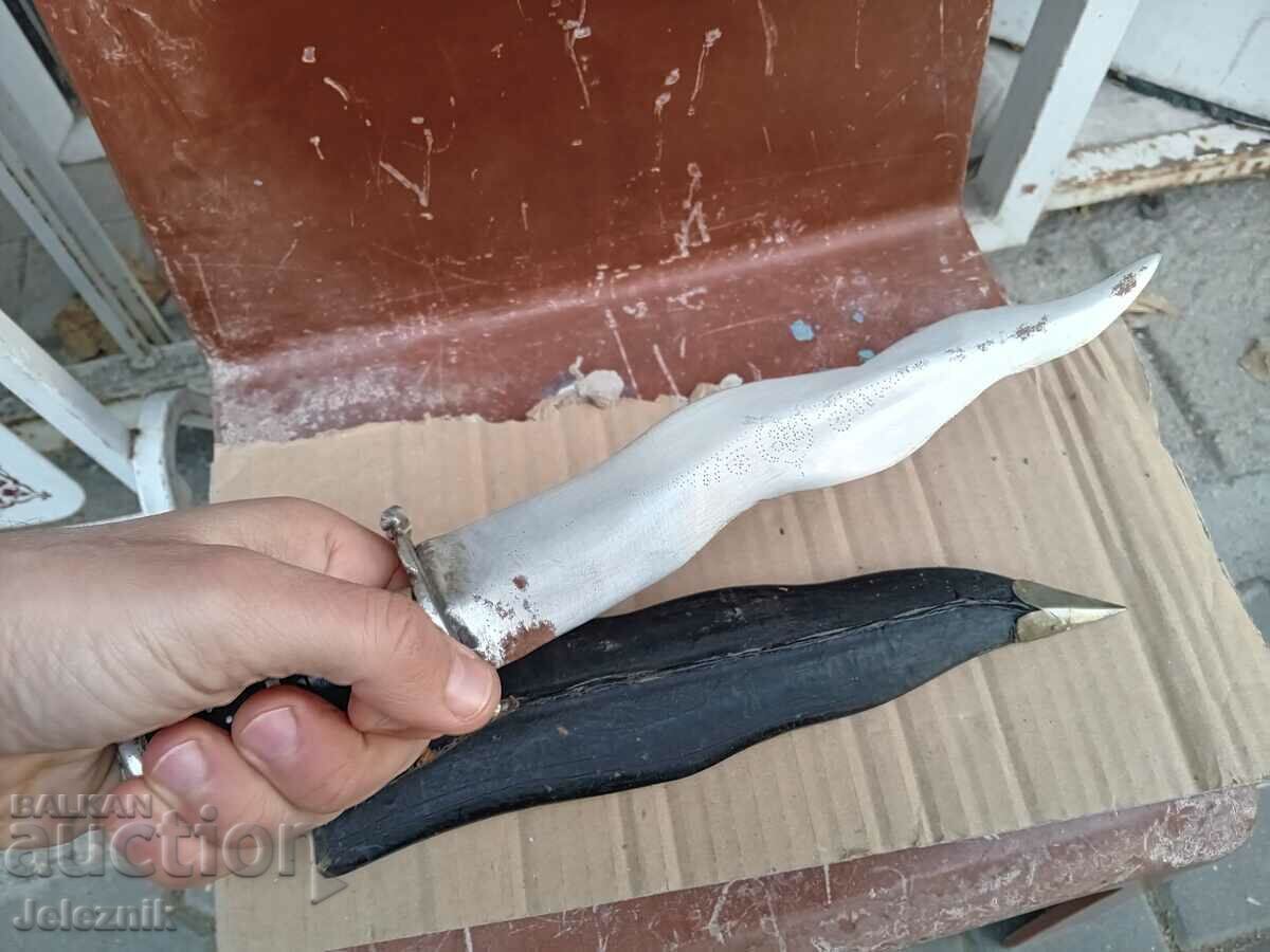 Old Kukri Chris Knife - Nepal, East Asia - 7 Old Kukri Chris Knife - Nepal, East Asia - 7