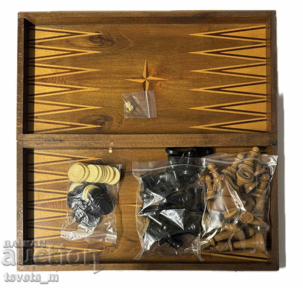 Auction Wooden Chess and Backgammon 48 x 48 cm Auction Wooden Chess and Backgammon 48 x 48 cm