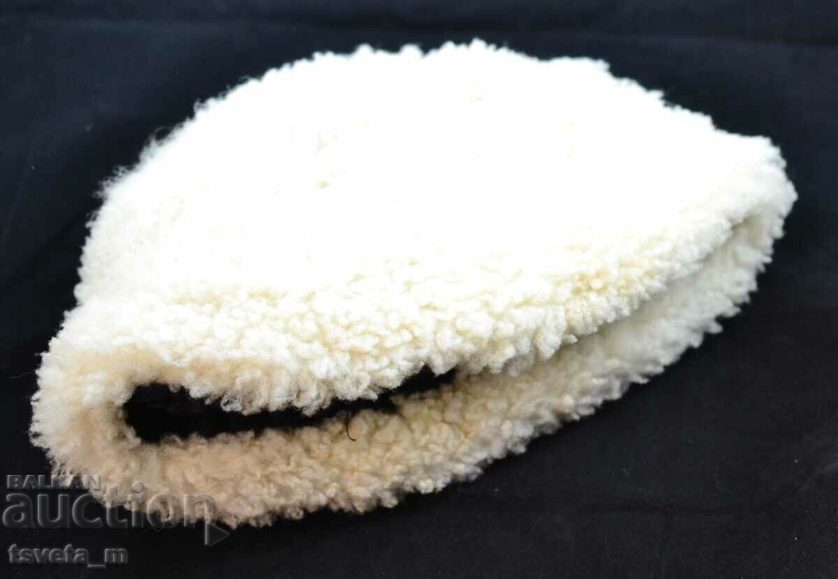 Children's cap made of wool FOLK COSTUME with price 25.00 BGN | € 12.78 Children's cap made of wool FOLK COSTUME with price 25.00 BGN | € 12.78