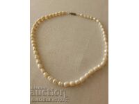 White natural freshwater pearl necklace