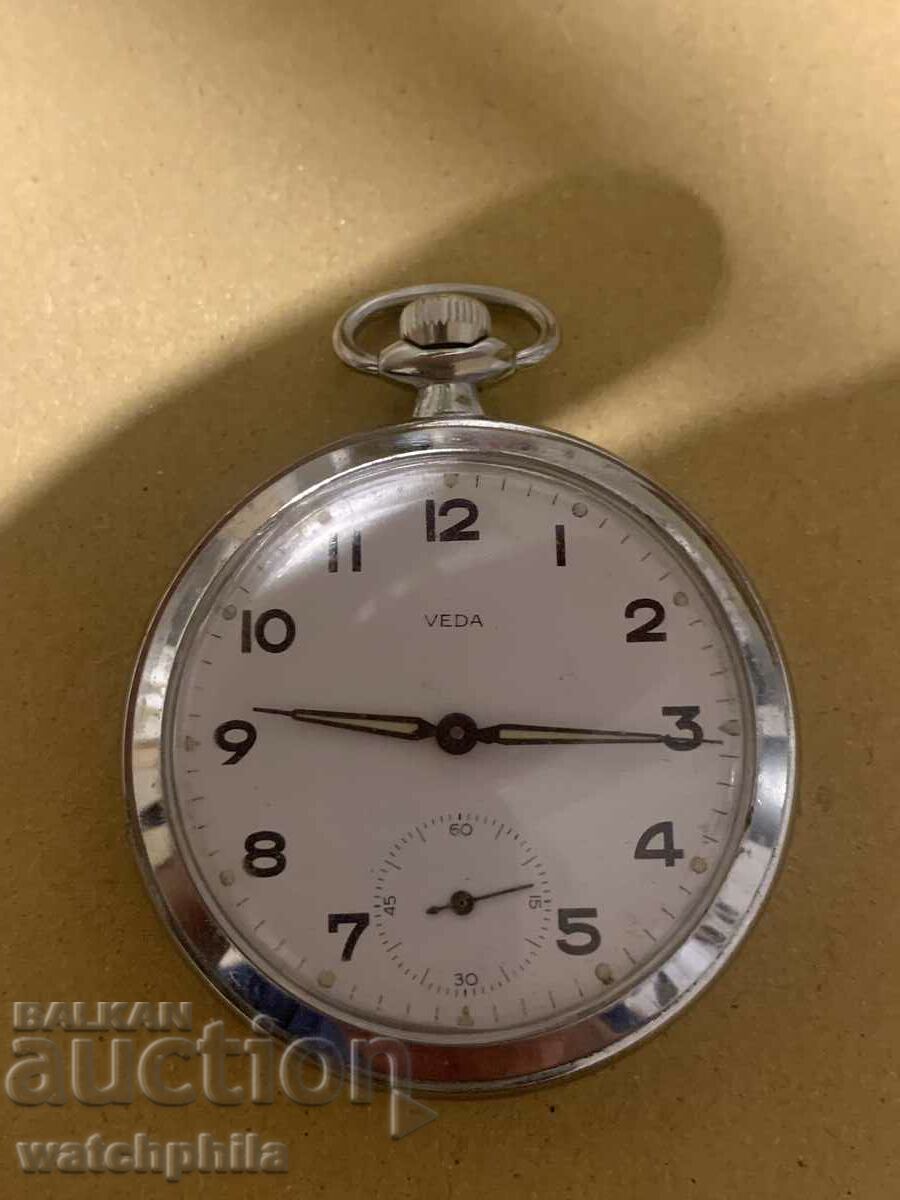 Veda 15 jewels pocket watch, not working. A healthy balance