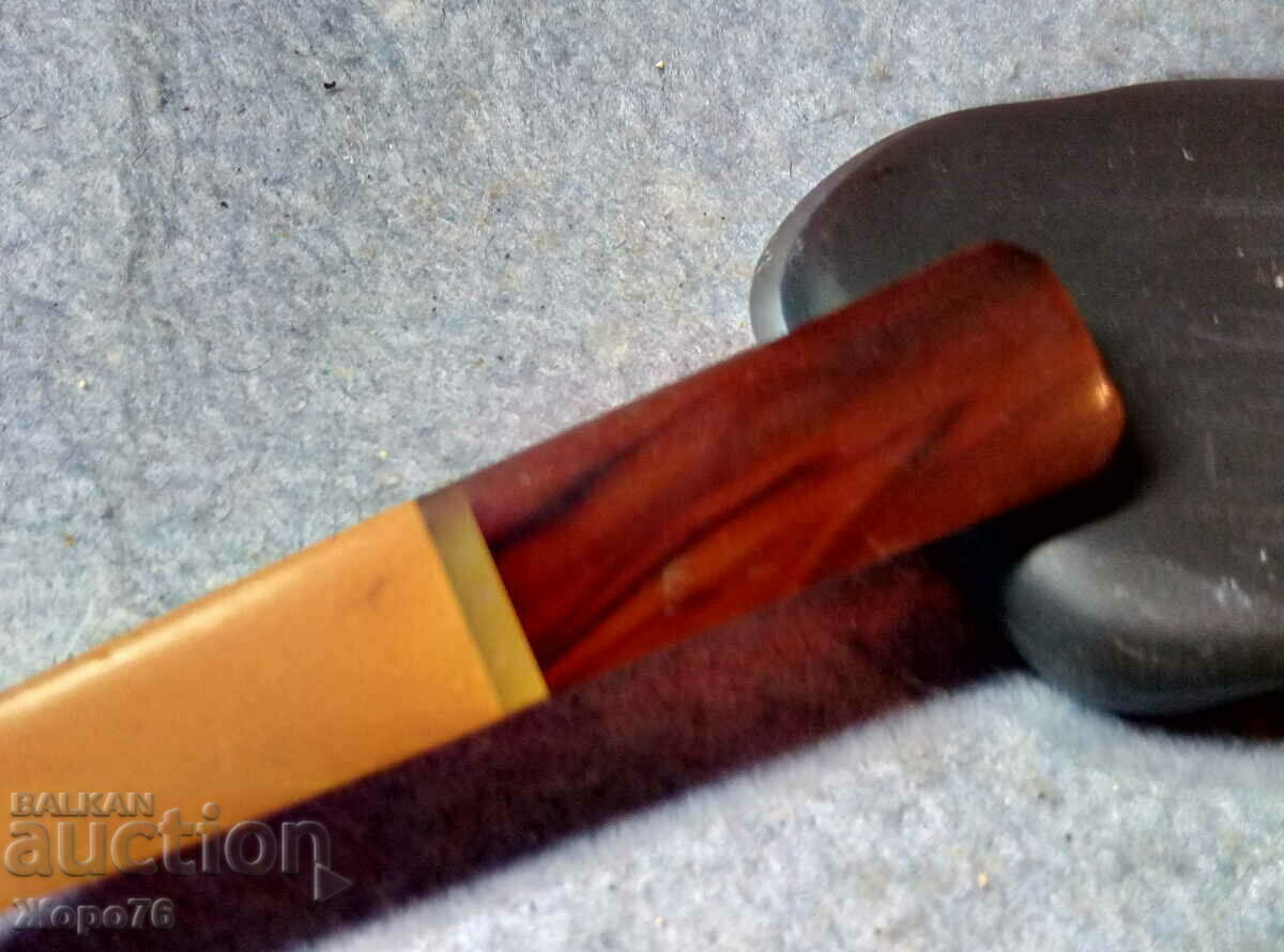 Old Bronze Silver Plated CAKE SPAUL with AMBER HANDLE with price 15.00 BGN | € 7.67 Old Bronze Silver Plated CAKE SPAUL with AMBER HANDLE with price 15.00 BGN | € 7.67