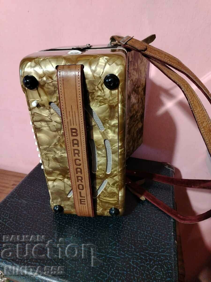 Livrarea Acordeon barcarole cu carcasă - 1964 Livrarea Acordeon barcarole cu carcasă - 1964