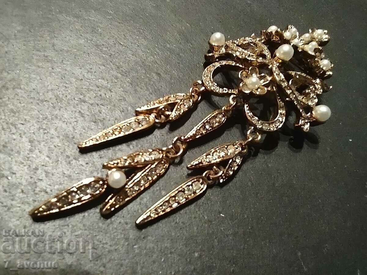 Auction Brooch - long, with stones, super effect 29.11.24 Auction Brooch - long, with stones, super effect 29.11.24
