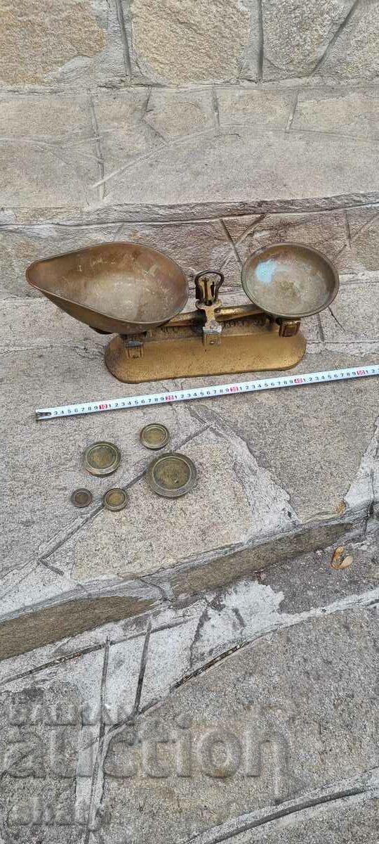 Old scale with weights