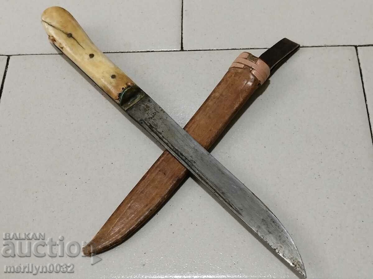 An old butcher's knife without a kaniya akulak blade with price 200.00 BGN | € 102.26 An old butcher's knife without a kaniya akulak blade with price 200.00 BGN | € 102.26