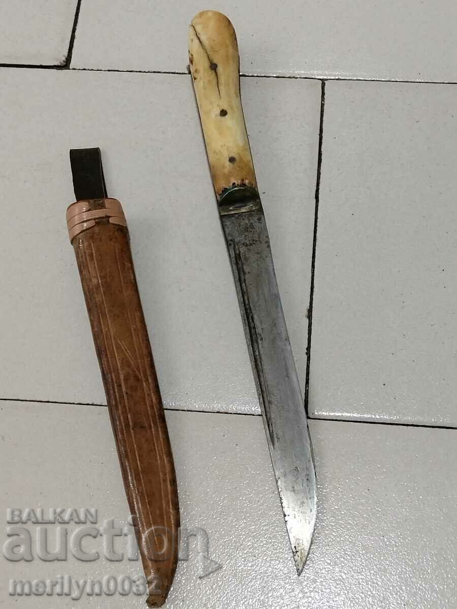 An old butcher's knife without a kaniya akulak blade An old butcher's knife without a kaniya akulak blade