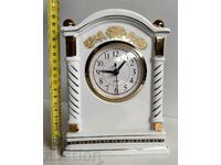 .BEAUTIFUL PORCELAIN DESK CLOCK QUARTZ HEALTHY WORKING