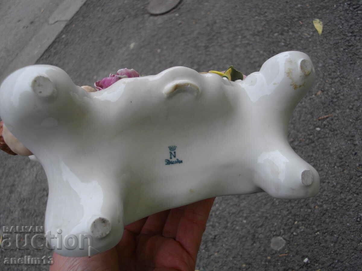 Delivery of OLD MERCEDES TABLE CLOCK PORCELAIN CASE Delivery of OLD MERCEDES TABLE CLOCK PORCELAIN CASE